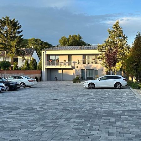 Linden Apartman 001 - Adults Only Mosonmagyarovar Luaran gambar