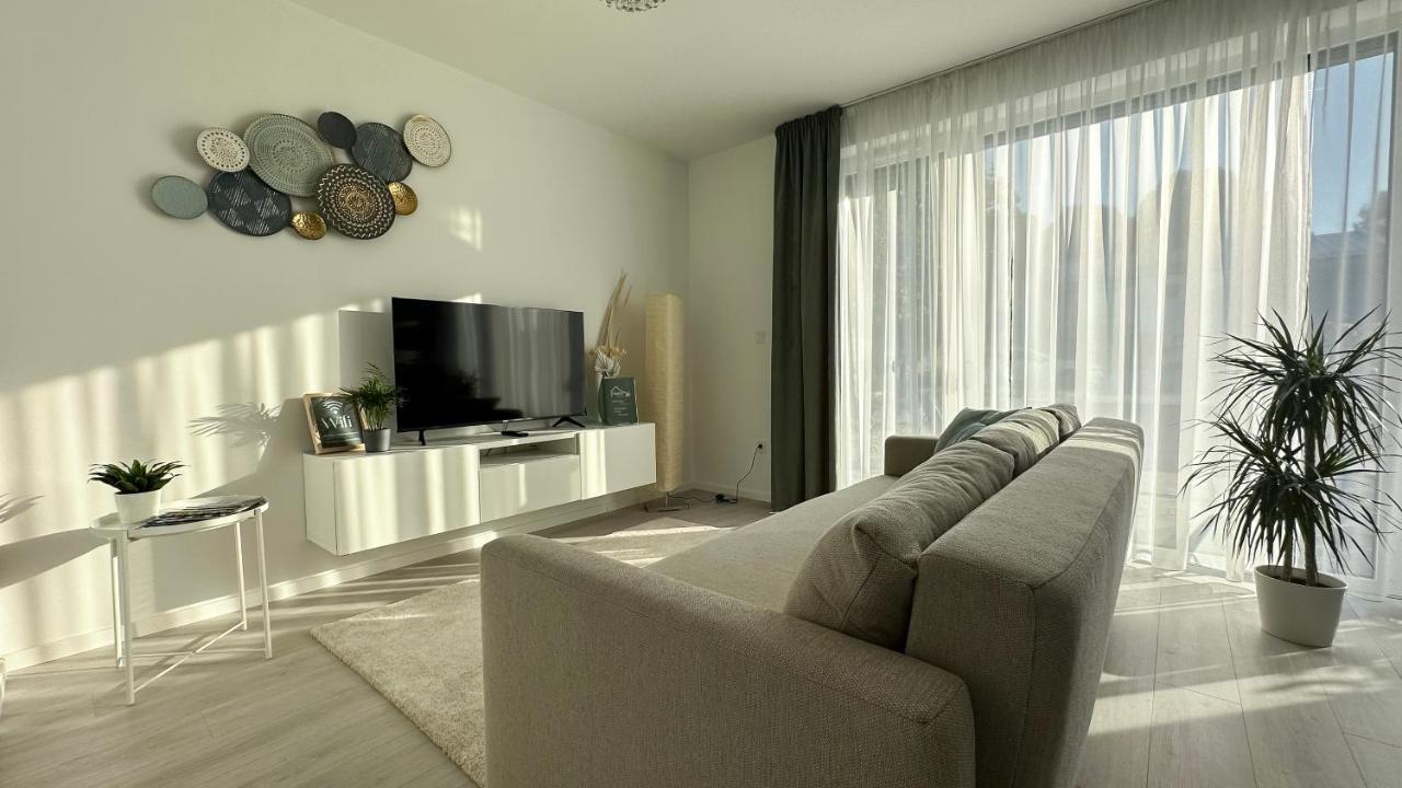 Linden Apartman 001 - Adults Only Mosonmagyarovar Luaran gambar