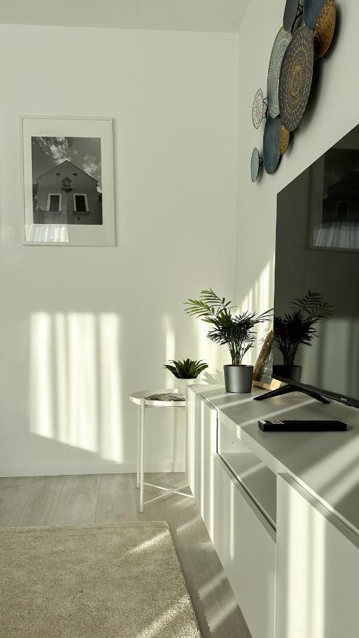 Linden Apartman 001 - Adults Only Mosonmagyarovar Luaran gambar