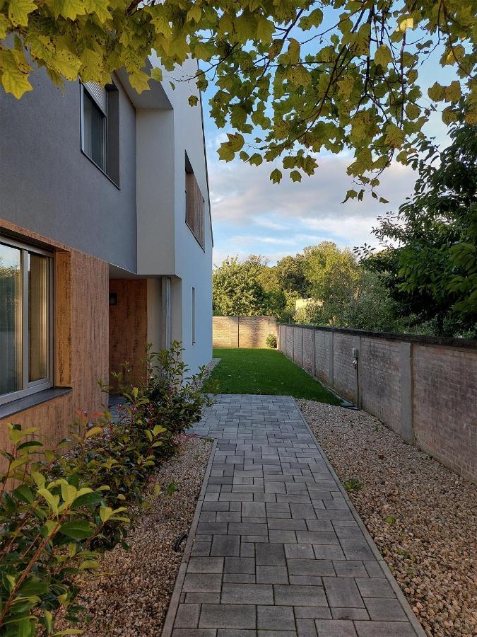 Linden Apartman 001 - Adults Only Mosonmagyarovar Luaran gambar