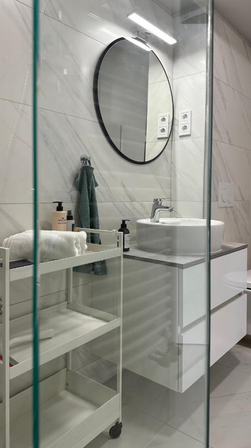 Linden Apartman 001 - Adults Only Mosonmagyarovar Luaran gambar
