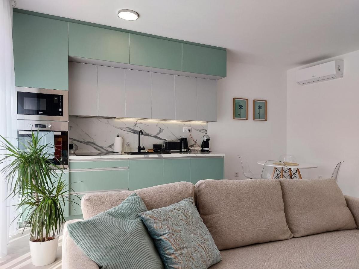 Linden Apartman 001 - Adults Only Mosonmagyarovar Luaran gambar